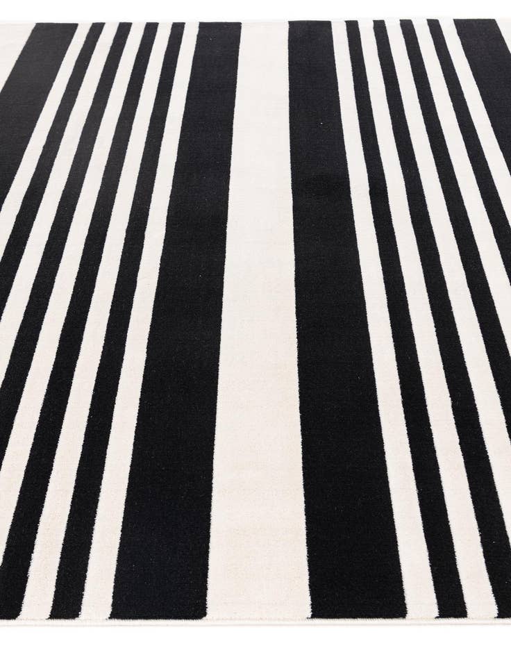 Detail image of  5' x 7' 7 Milano Rug