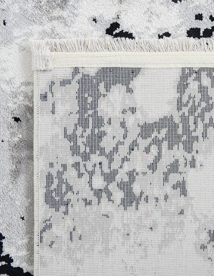 Detail image of  4' 1 x 6' 1 Milano Rug