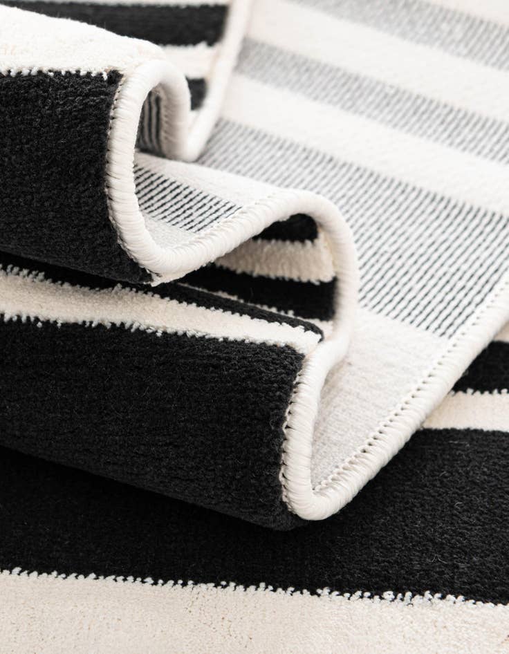 Detail image of  8' 3 x 10' Milano Rug