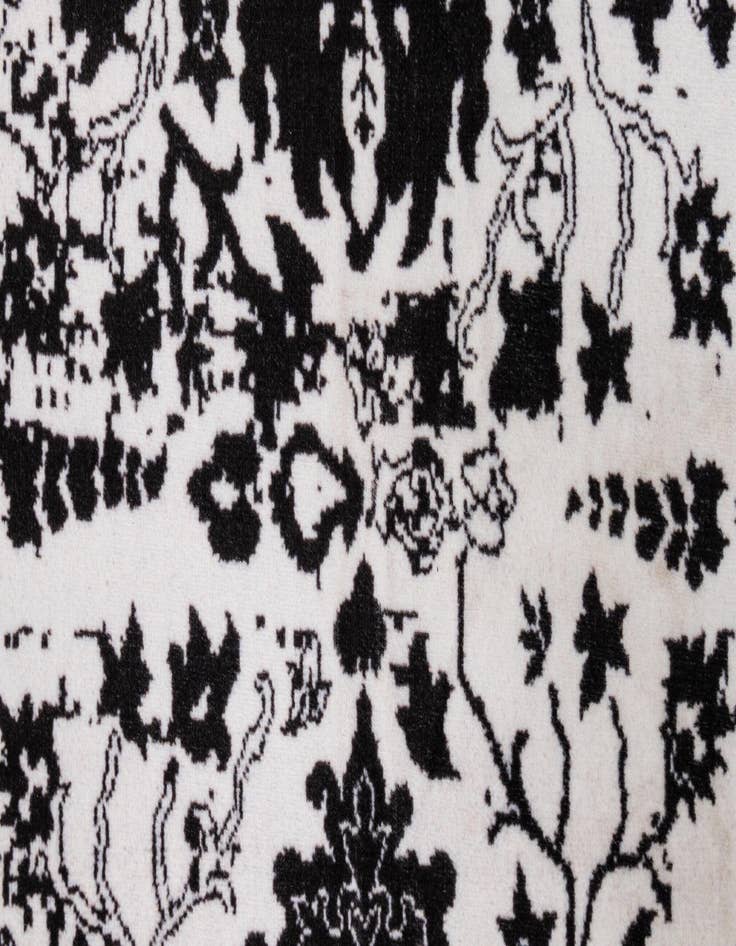 Detail image of  4' 3 x 6' 3 Monaco Washable Rug