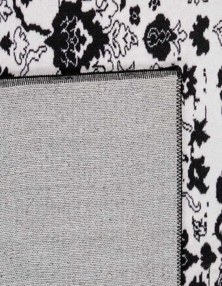 Detail image of  4' 3 x 6' 3 Monaco Washable Rug