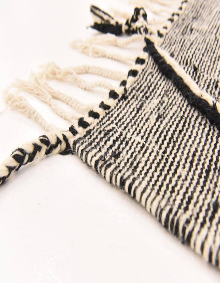 Detail image of  5' 2 x 8' 10  Hand Knotted Moroccan Wool Rug