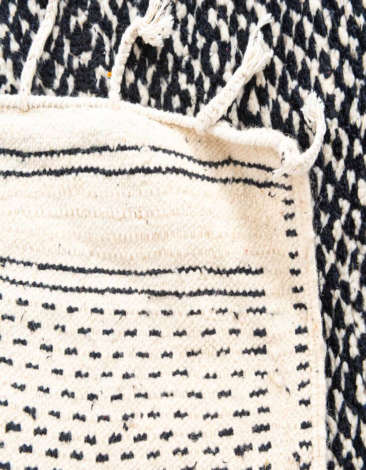 Detail image of  5' x 8' 9  Hand Knotted Moroccan Wool Rug