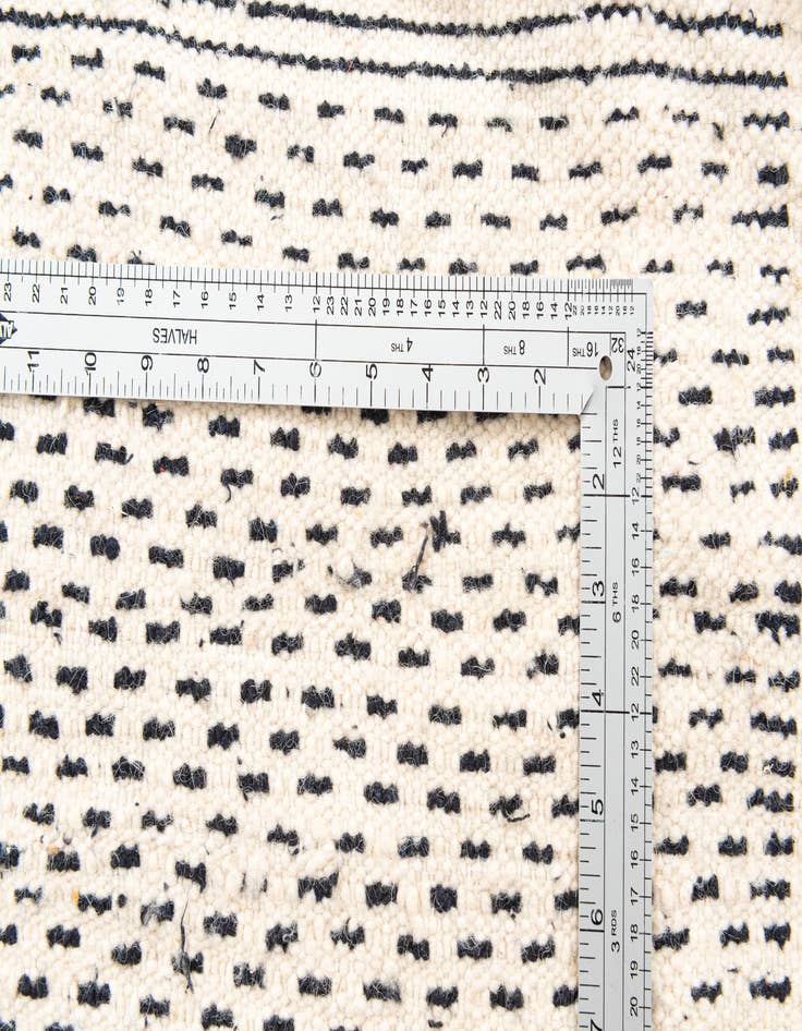 Detail image of  5' x 8' 9  Hand Knotted Moroccan Wool Rug