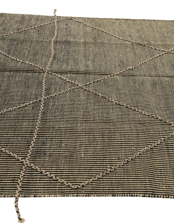 Detail image of  5' 6 x 7' 6  Hand Knotted Moroccan Wool Rug