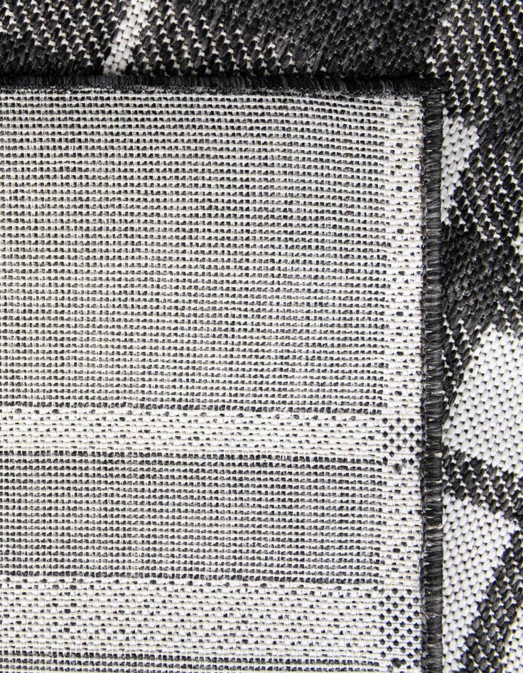 Detail image of  9' x 12'  Washable Checkered Indoor / Outdoor Rug