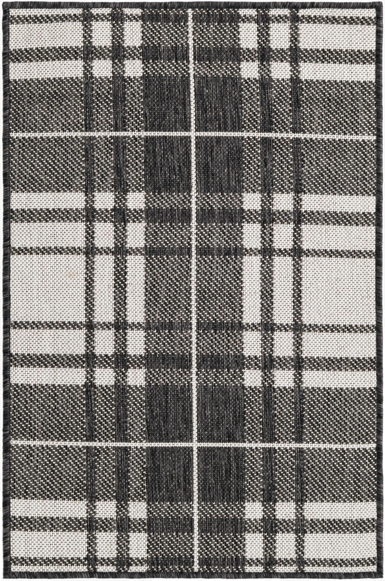  2' x 3'  Washable Checkered Indoor / Outdoor Rug