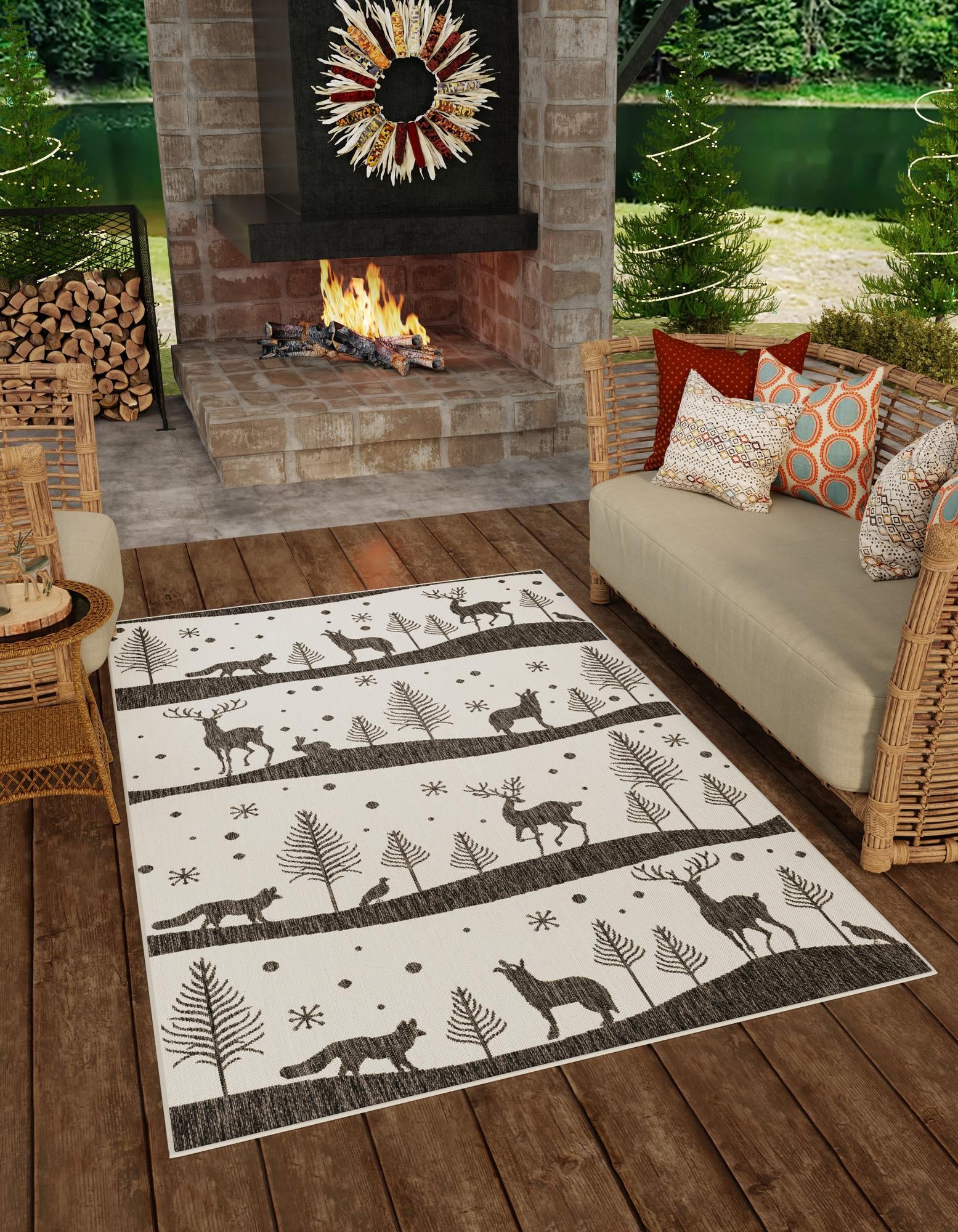Black and White 4' x 6' Holiday Indoor / Outdoor Rug | Rugs.com