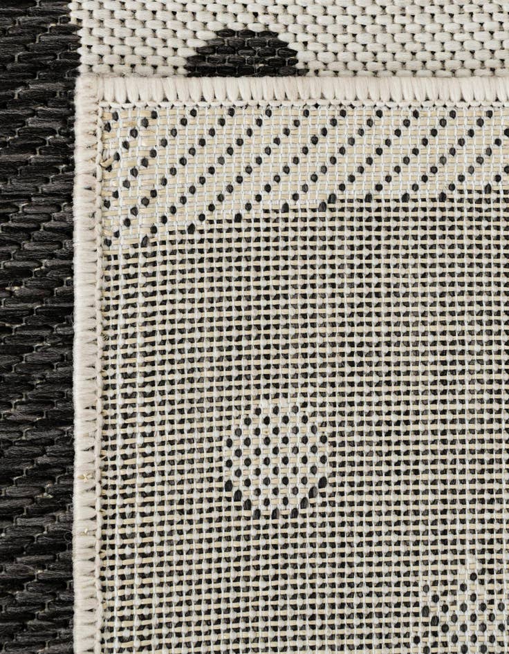 Detail image of  2' x 3'  Washable Holiday Indoor / Outdoor Rug