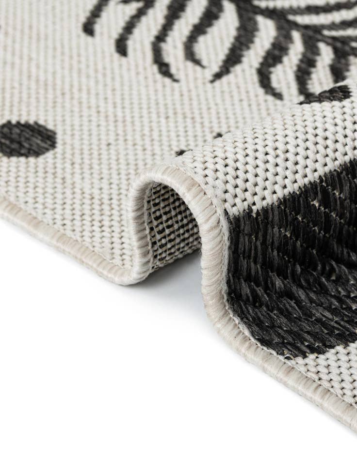 Detail image of  2' x 3'  Washable Holiday Indoor / Outdoor Rug