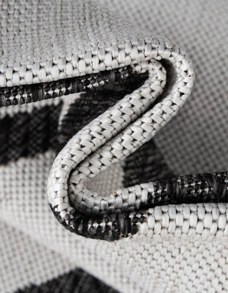 Detail image of  7' 10 x 10'  Washable Modern Indoor / Outdoor Rug