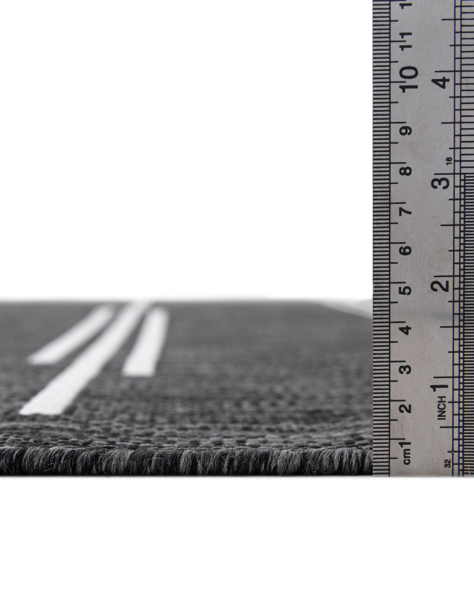 Black and White 9' x 12' Modern Indoor / Outdoor Rug | Rugs.com