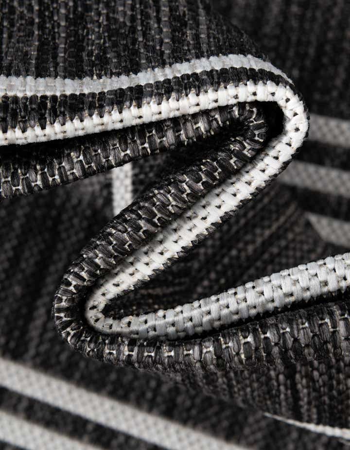 Black and White 9' x 12' Modern Indoor / Outdoor Rug | Rugs.com