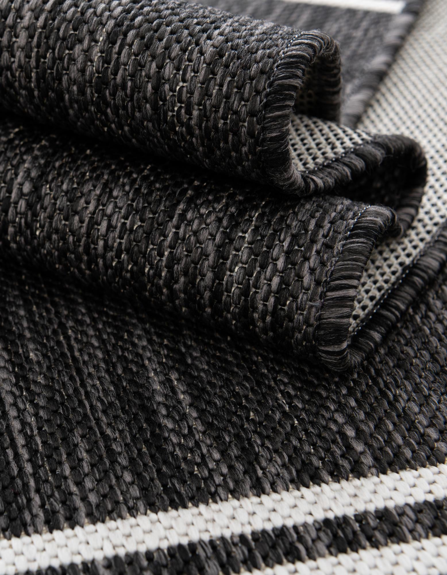 Black and White 9' x 12' Modern Indoor / Outdoor Rug | Rugs.com