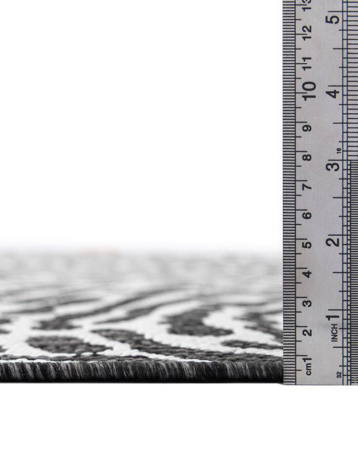 Detail image of  4' x 6'  Washable Modern Indoor / Outdoor Rug