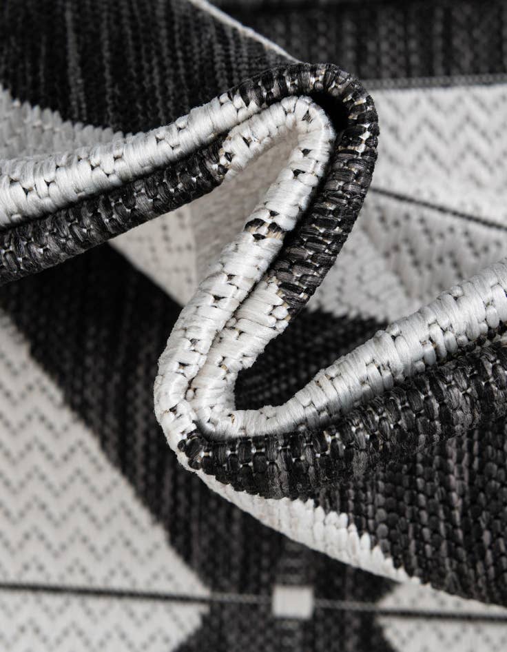 Detail image of  7' 10 x 10'  Washable Modern Indoor / Outdoor Rug