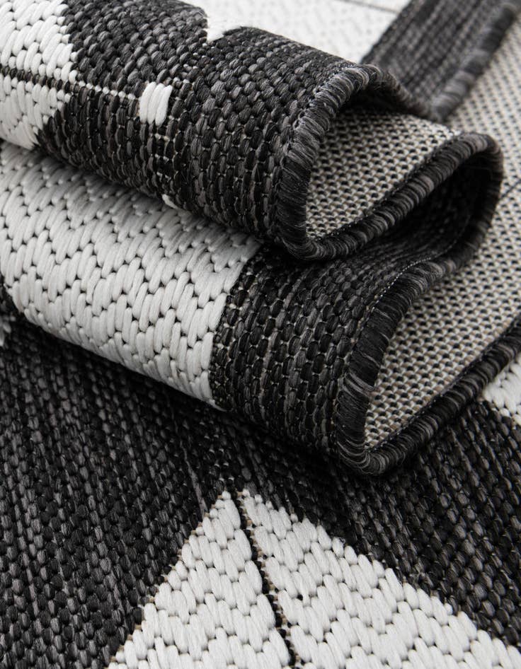 Detail image of  7' 10 x 10'  Washable Modern Indoor / Outdoor Rug