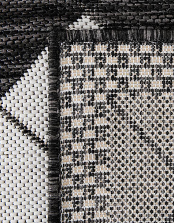 Detail image of  7' x 10'  Washable Modern Indoor / Outdoor Rug