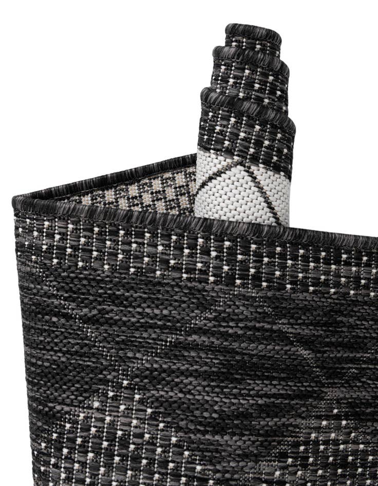 Detail image of  7' x 10'  Washable Modern Indoor / Outdoor Rug