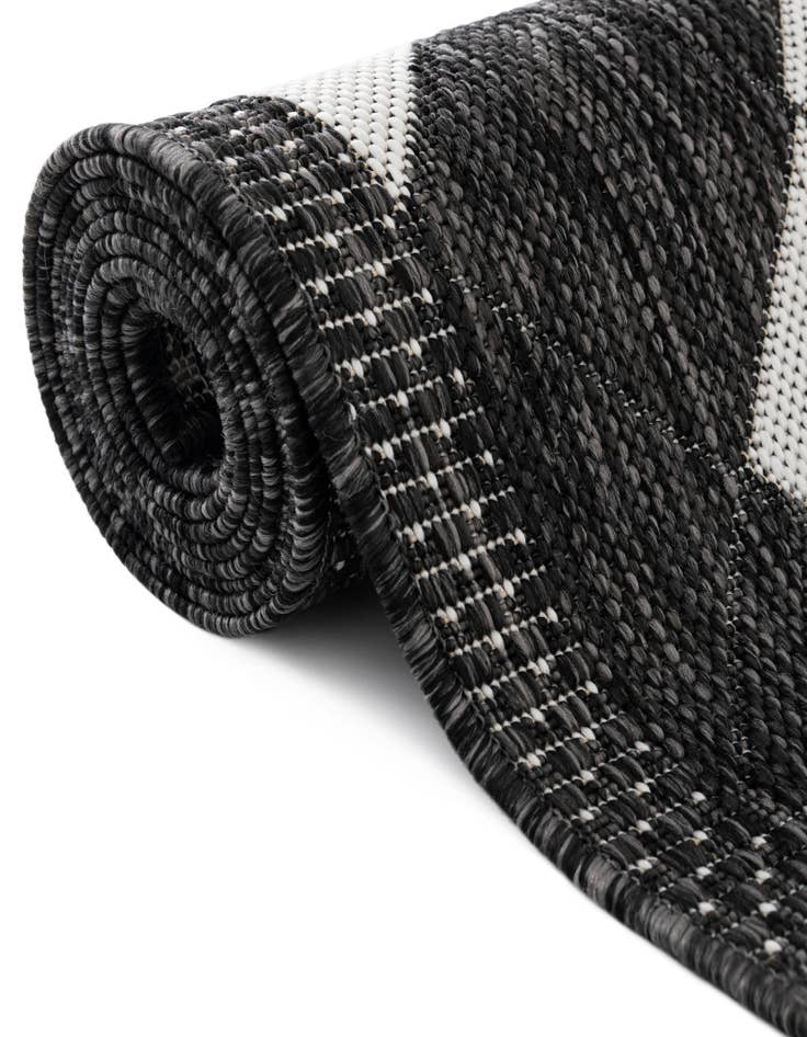 Detail image of  7' x 10'  Washable Modern Indoor / Outdoor Rug