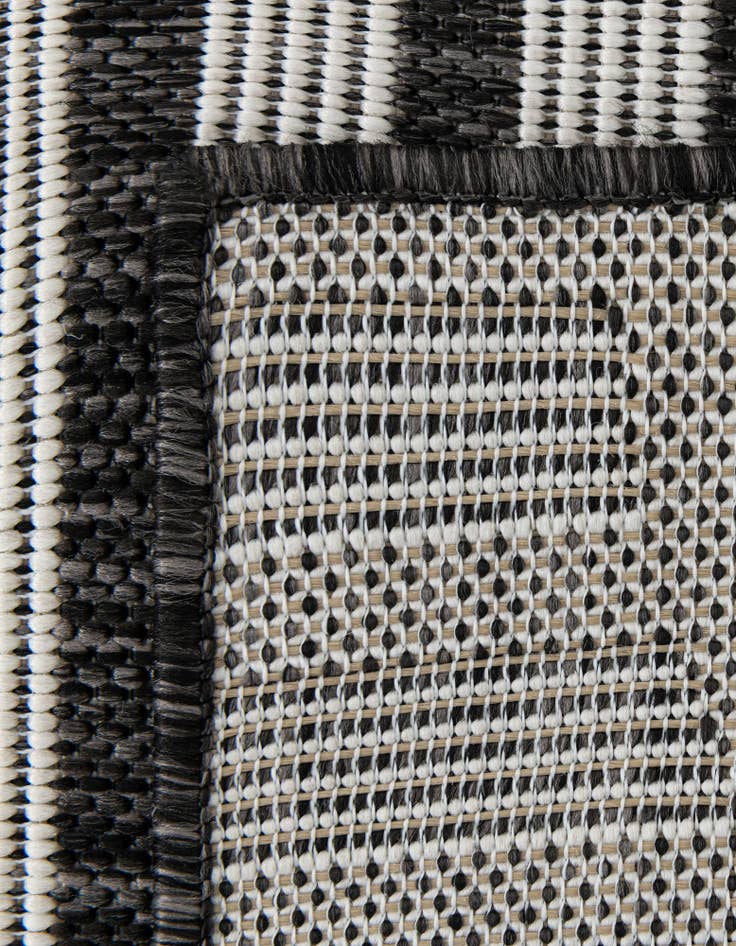 Detail image of  7' 10 x 10'  Washable Modern Indoor / Outdoor Rug
