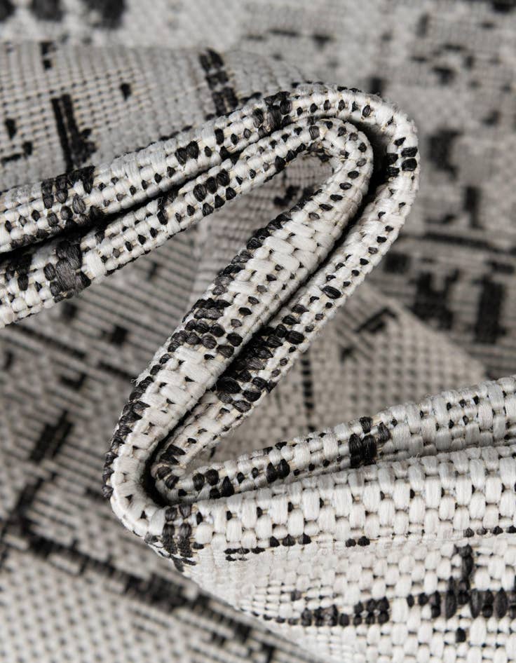 Detail image of  4' x 6'  Washable Modern Indoor / Outdoor Rug