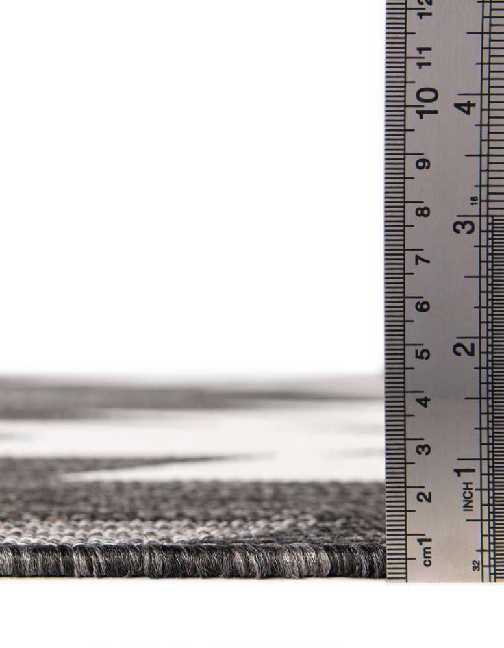 Detail image of  5' 3 x 7'  Washable Modern Indoor / Outdoor Rug
