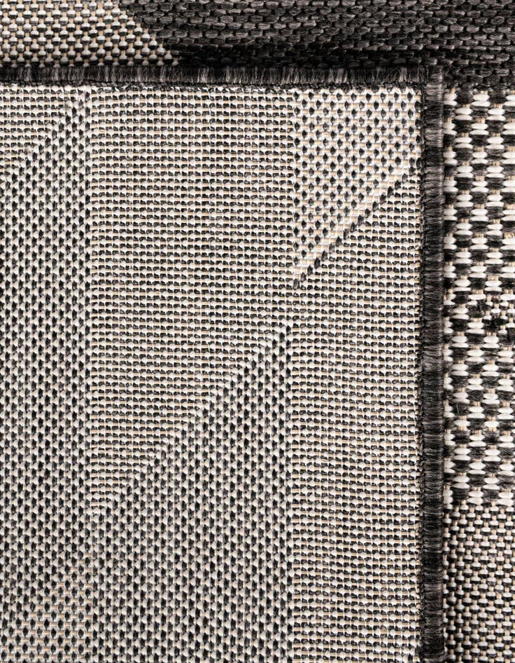 Detail image of  5' 3 x 7'  Washable Modern Indoor / Outdoor Rug