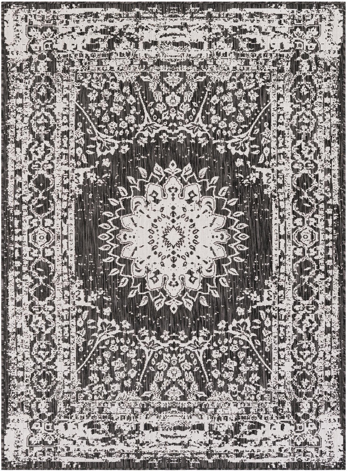  5' 3 x 7'  Washable Traditional Indoor / Outdoor Rug