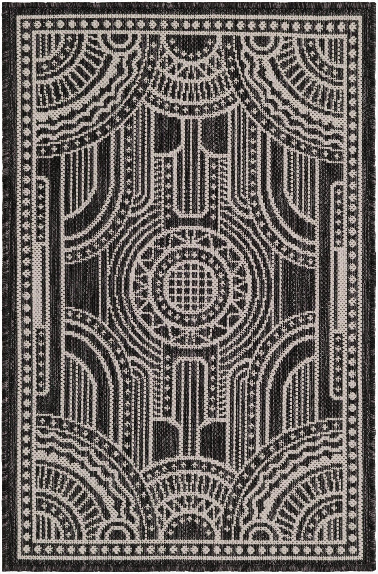  2' x 3'  Washable Traditional Indoor / Outdoor Rug