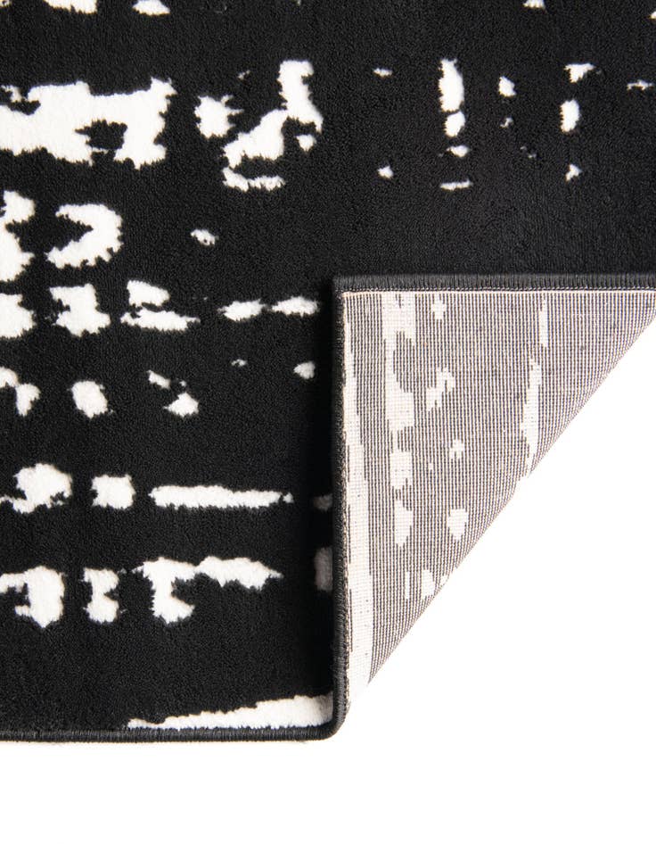 Detail image of  5' 3 x 8' Vince Camuto Rug