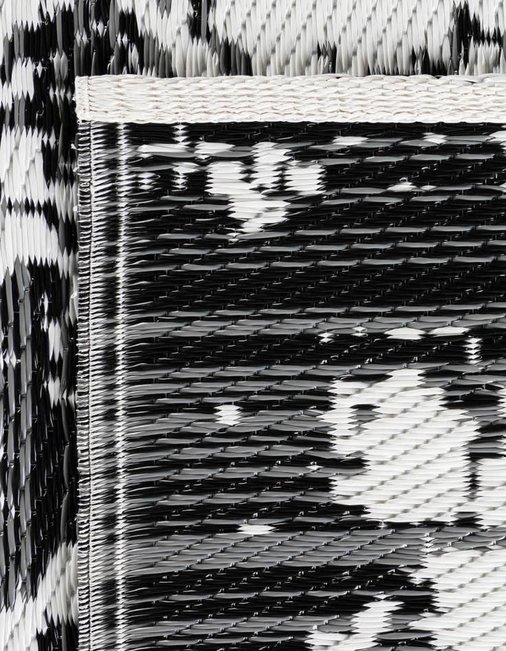 Detail image of  4' x 6'  Washable Vista Breeze Indoor / Outdoor Rug