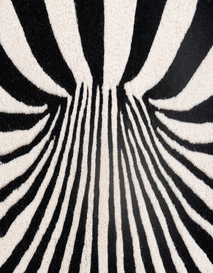 Detail image of  4' x 5' 10 Vortex Wool Rug