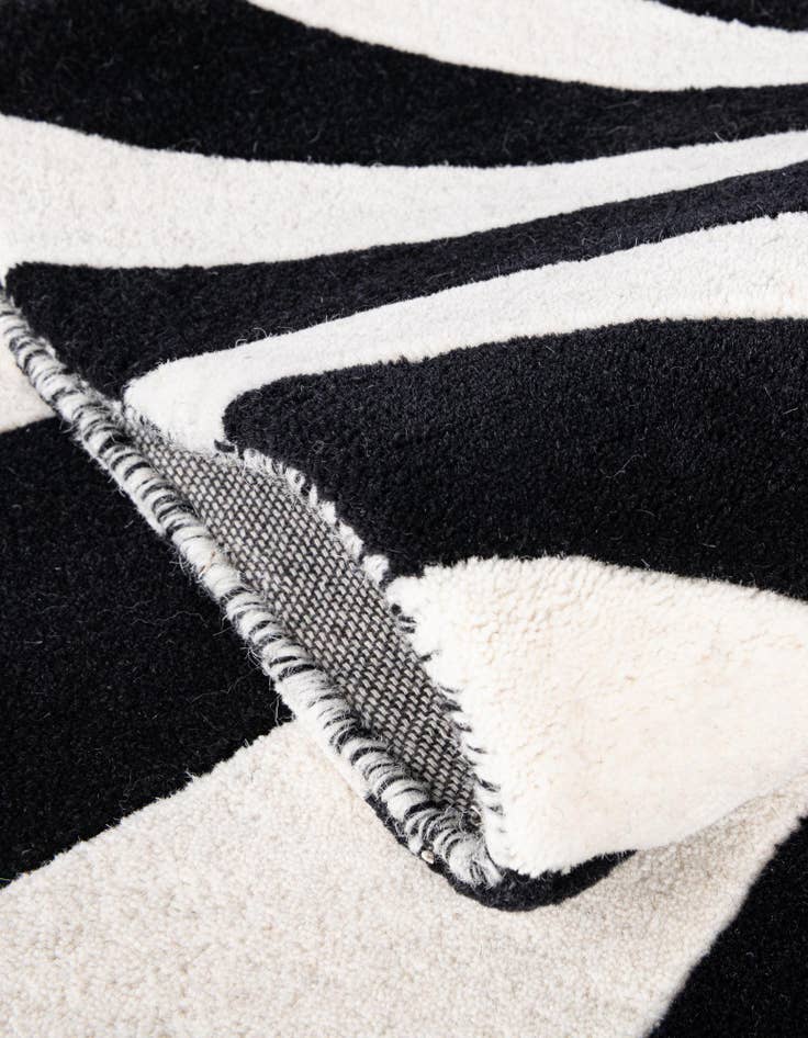 Detail image of  4' 1 x 6' 1 Vortex Wool Rug