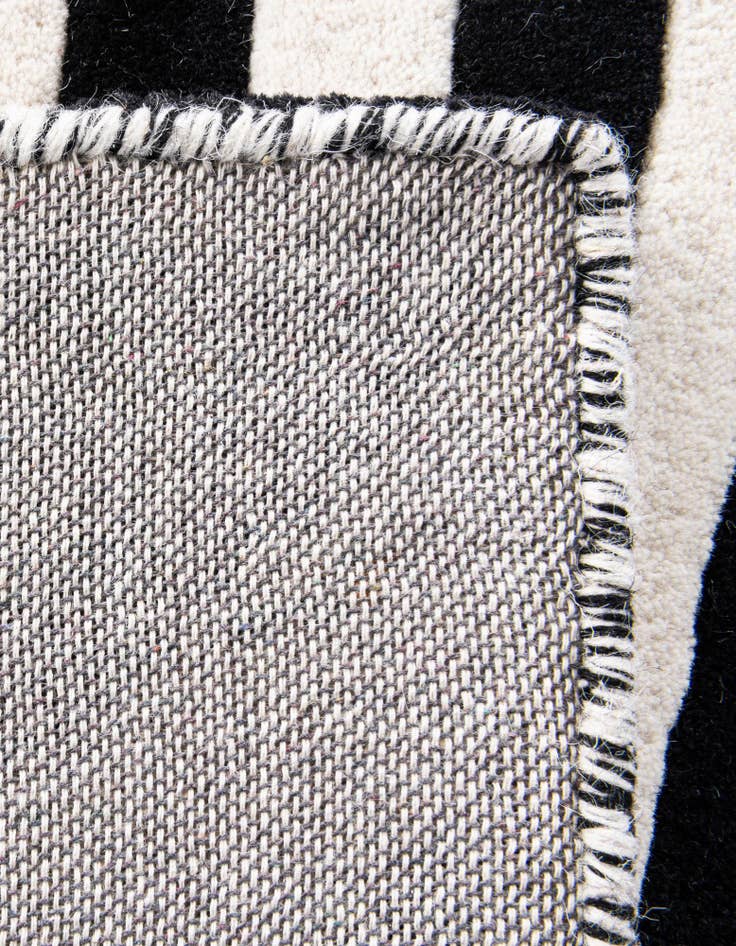 Detail image of  4' 1 x 6' 1 Vortex Wool Rug