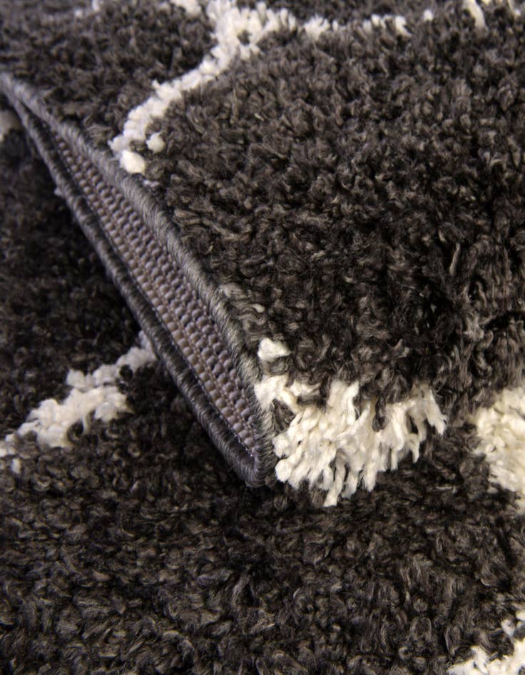 Detail image of  3' 3 x 3' 3 Athena Shag Round Rug