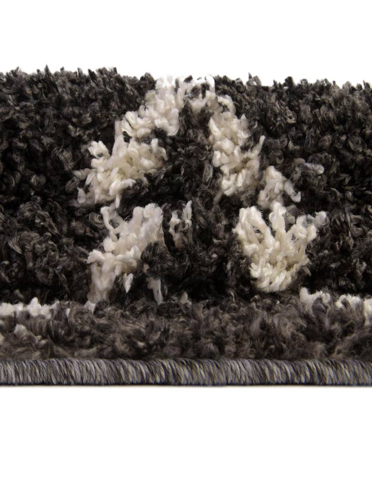 Detail image of  3' 3 x 3' 3 Athena Shag Round Rug