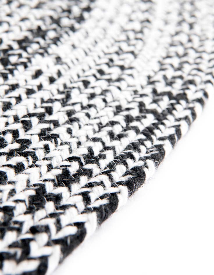 Detail image of  7' 10 x 7' 10  Hand Woven Eco Verse   Washable Indoor / Outdoor Round Rug
