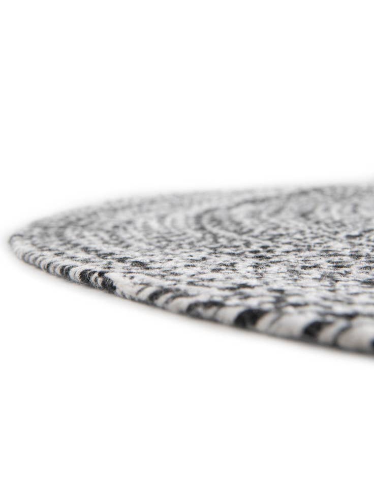 Detail image of  7' 10 x 7' 10  Hand Woven Eco Verse   Washable Indoor / Outdoor Round Rug