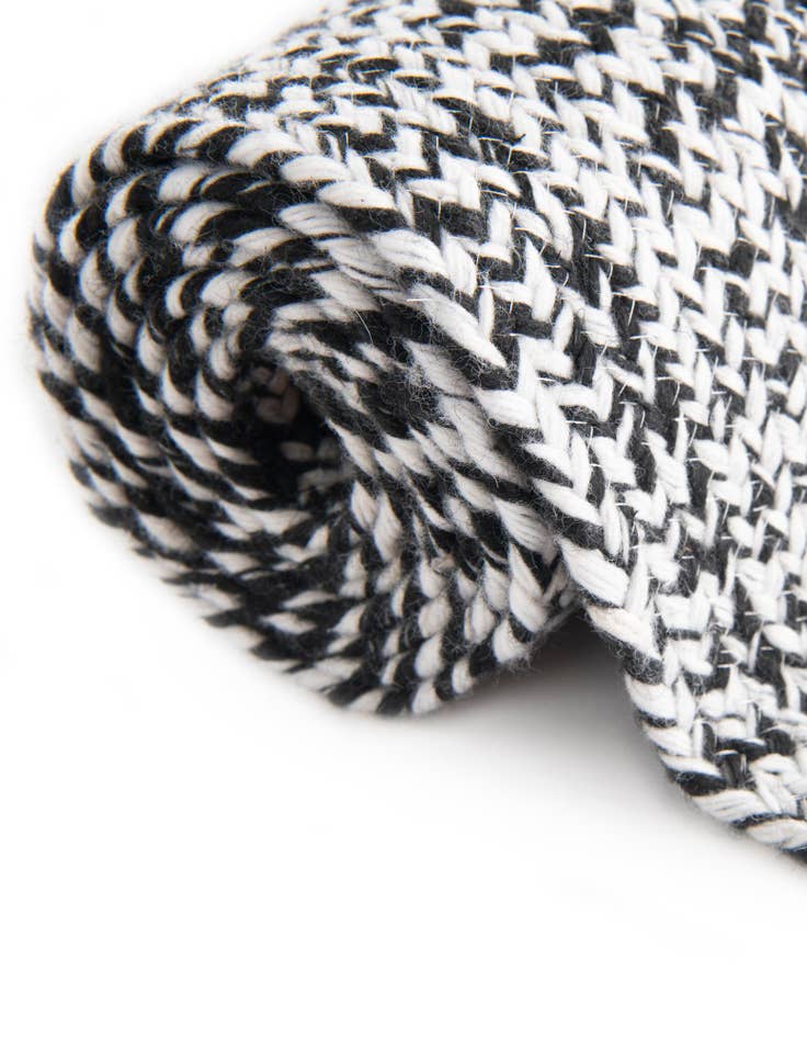 Detail image of  7' 10 x 7' 10  Hand Woven Eco Verse   Washable Indoor / Outdoor Round Rug