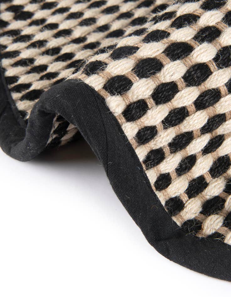 Detail image of  3' 1 x 3' 1  Hand Woven Laurel Handwoven Jute Round Rug