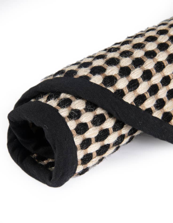 Detail image of  3' 1 x 3' 1  Hand Woven Laurel Handwoven Jute Round Rug