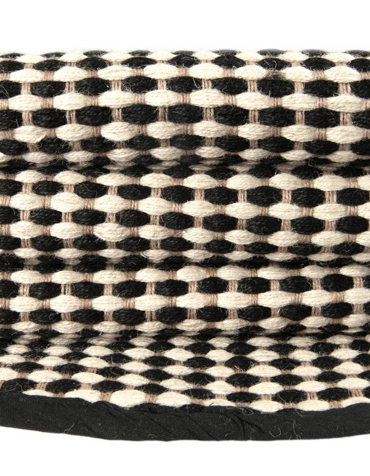 Detail image of  3' 1 x 3' 1  Hand Woven Laurel Handwoven Jute Round Rug