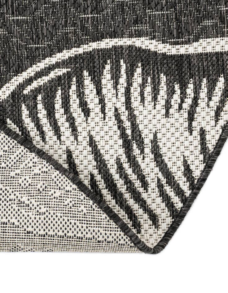 Detail image of  12' x 12'  Washable Coastal Indoor / Outdoor Round Rug