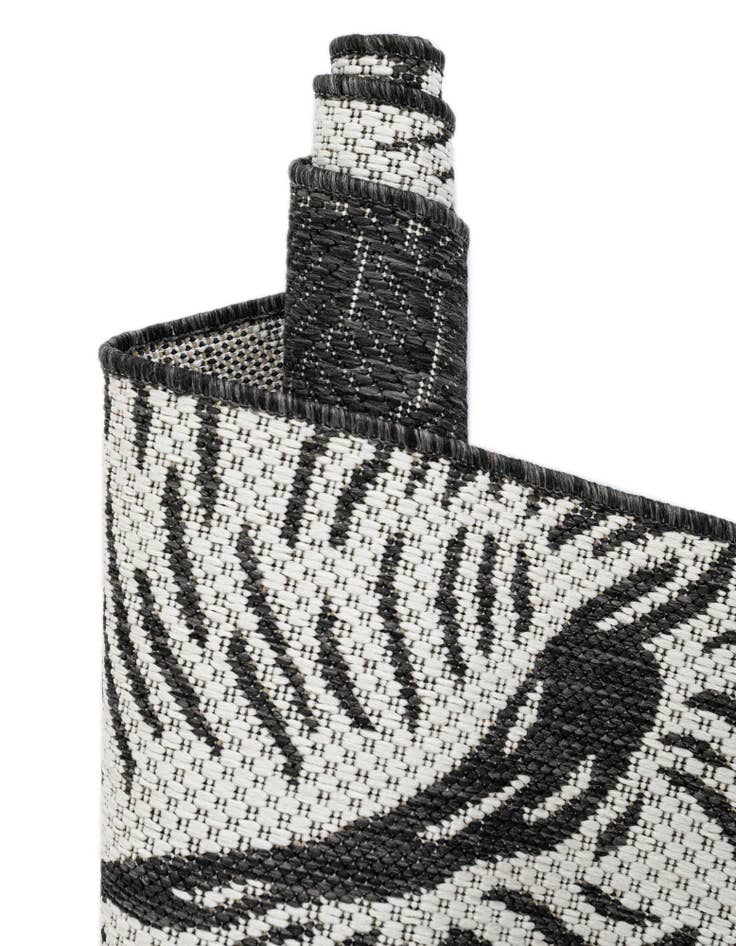 Detail image of  12' x 12'  Washable Coastal Indoor / Outdoor Round Rug