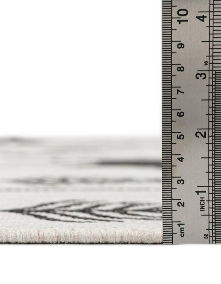 Detail image of  3' x 3'  Washable Holiday Indoor / Outdoor Round Rug