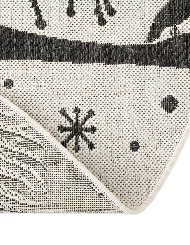 Detail image of  3' x 3'  Washable Holiday Indoor / Outdoor Round Rug