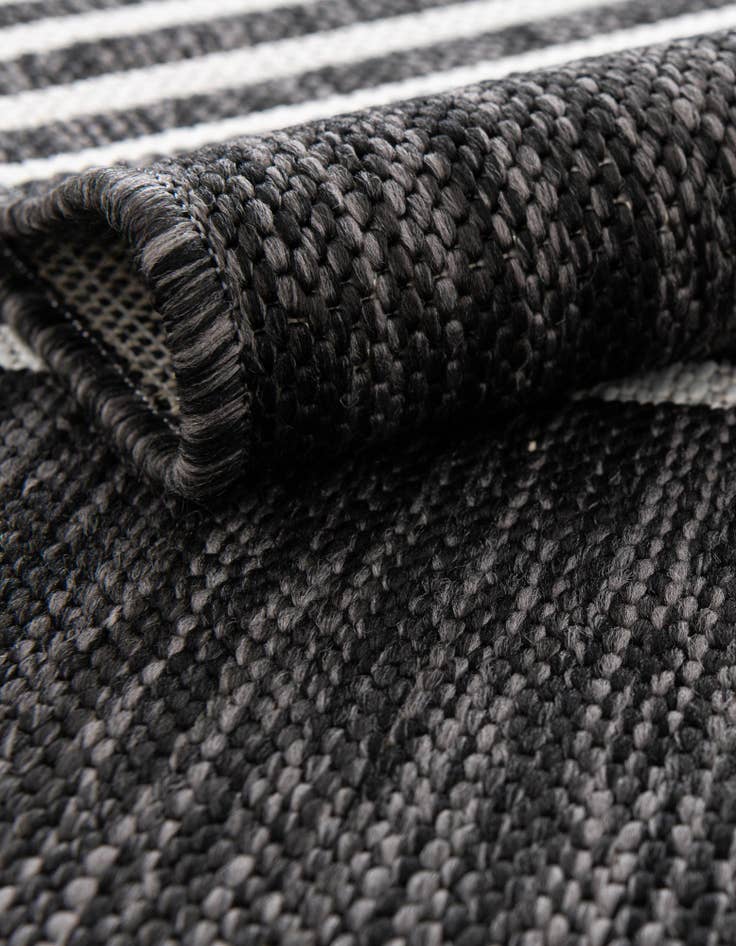 Detail image of  10' x 10'  Washable Modern Indoor / Outdoor Round Rug