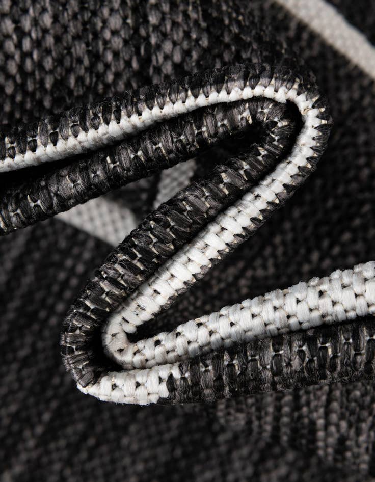 Detail image of  10' x 10'  Washable Modern Indoor / Outdoor Round Rug