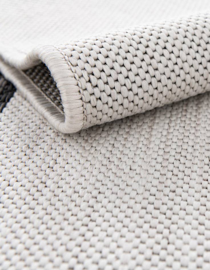 Detail image of  4' x 4'  Washable Modern Indoor / Outdoor Round Rug